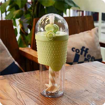 Portable 500ml kids water bottle in green